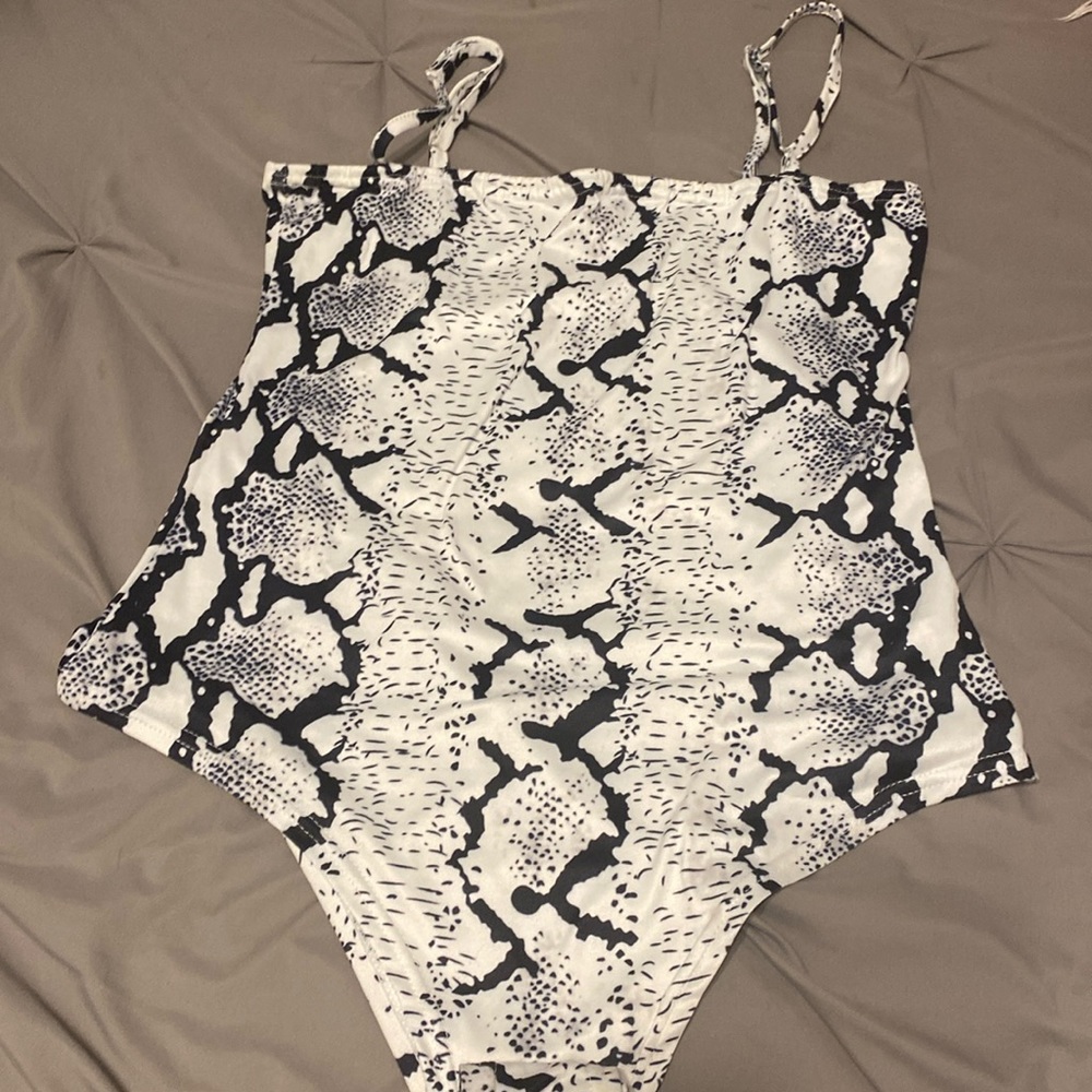 XL bodysuit